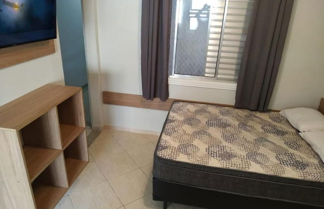 Kitnet com ar na praia das Astúrias - Foto 1