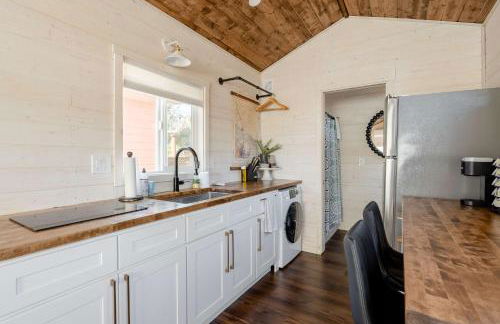 Stay Portland - The Tiny Farmhouse on Alberta - Photo 9