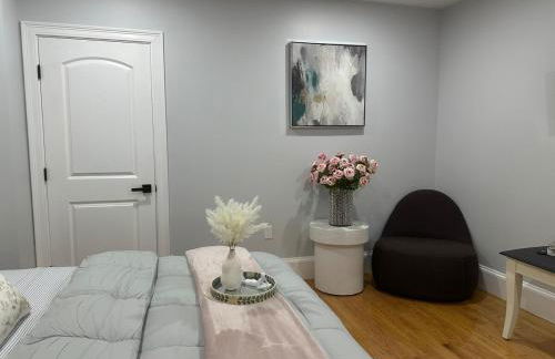 85a Charming Boston Base, 3BR, 2BA Ideal for Families - Foto 23