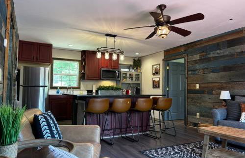 Charming Waterfront Cottage Getaway - Foto 39