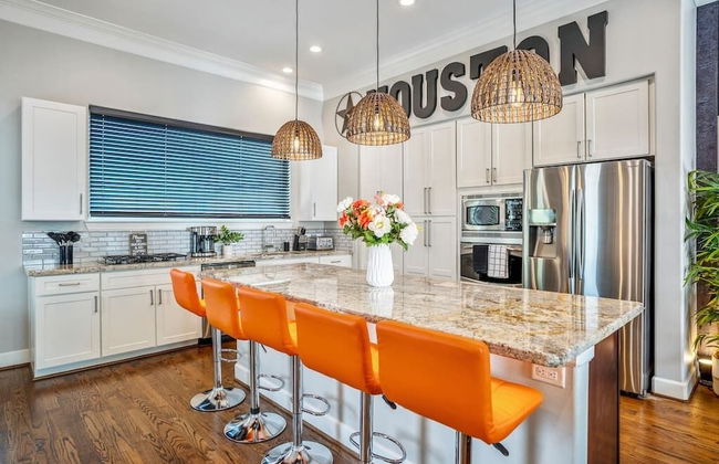 Posh Dtwn Midtown Home w Stunning Roof-topterrace - Foto 5