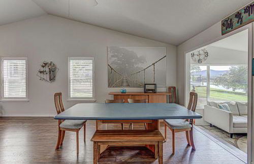 Waterfront 3BR Retreat - Pool & Hot Tub - Foto 19