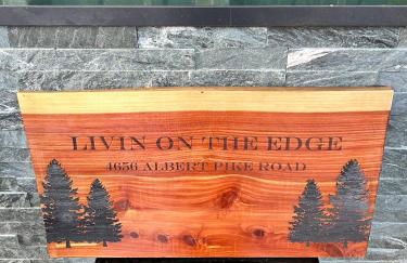 Livin on the Edge Cabin in Albert Pike, Beautiful! - Foto 32