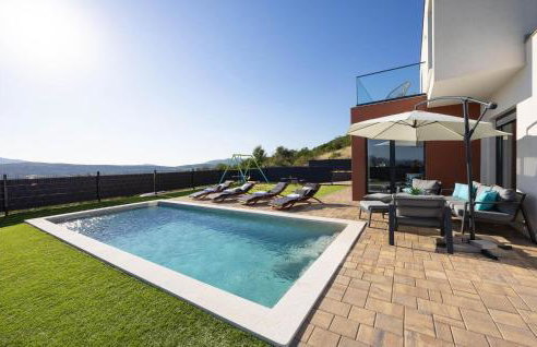 Amazing Home In Dicmo With Kitchen - Photo 12