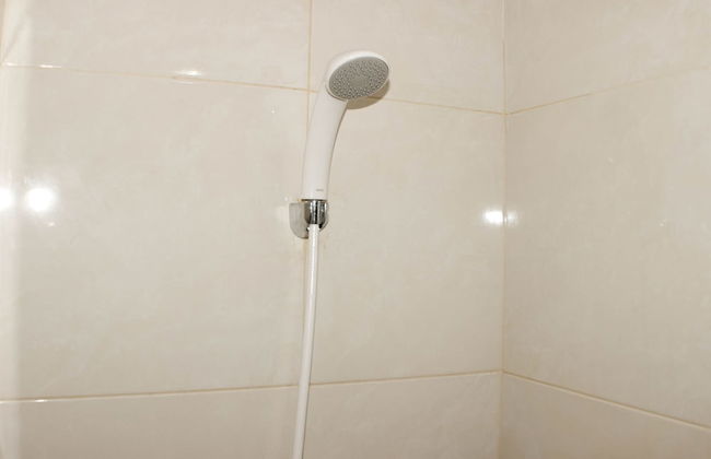 Homey And Cozy Studio Apartment At Elvis Tower - Foto 7