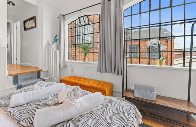 Spacious 3BR Apt, JQ Birmingham with Parking - Foto 17