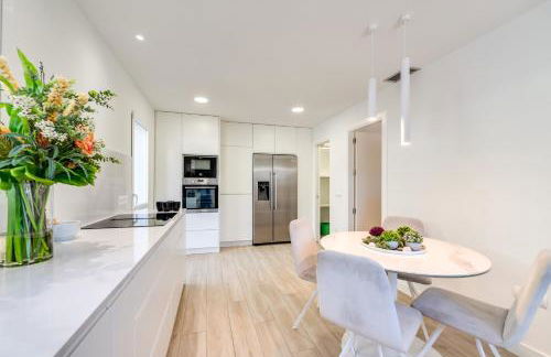 VACATION MARBELLA I Villa Azahar Retreat, Paradise for Golfers, Private Heated Pool, Close to the Best Beaches and High-end Restaurants - Photo 43