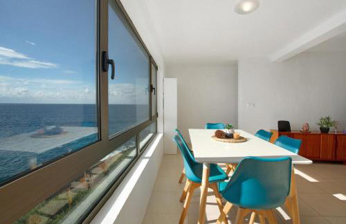 The Yellow House - Photo 11