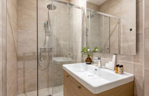 A1# 8people # 4Bedrooms # Wagram # AC # Paris 8 - Photo 22