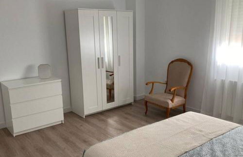 Piso nuevo, céntrico y tranquilo - Foto 13