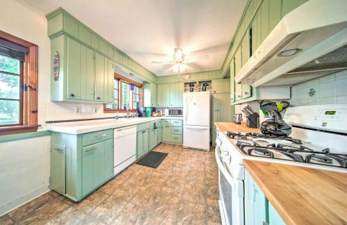 Private Waterfront Lake Erie Home with BBQ Patio - Photo 11