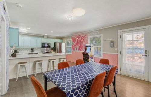 Trendy & Relaxing - Close to Beach - Pool - Hot Tub - Foto 41