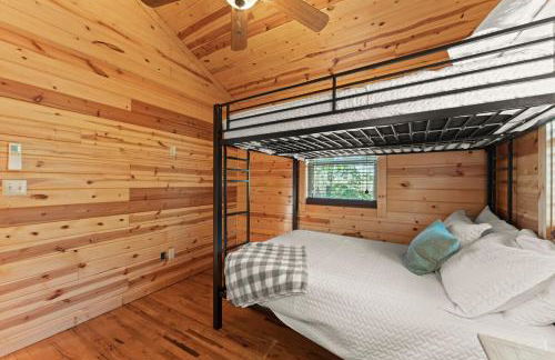 Cabin 4 Mtn View Cabin Near River with Fire Pit and Hot Tub - Foto 16