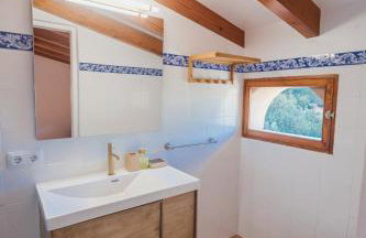 Villa renovada vista al mar y piscina climatizada - Foto 59