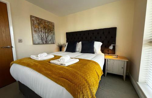 Three Bedroom Townhouse with Parking - Foto 13