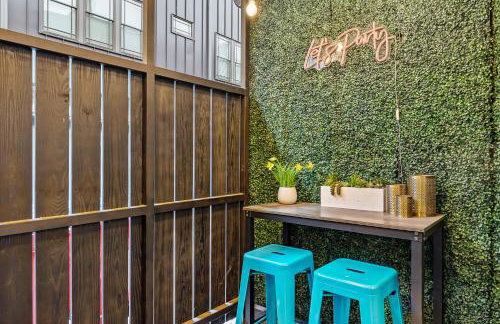 City Heights Townhome with Free Parking & 3 Baths - Foto 25