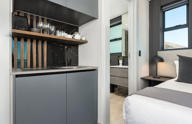 One Calais Luxury Apartments - Photo 51