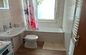 schöne Wohnung mit Balkon, zentrumnah - Foto 2