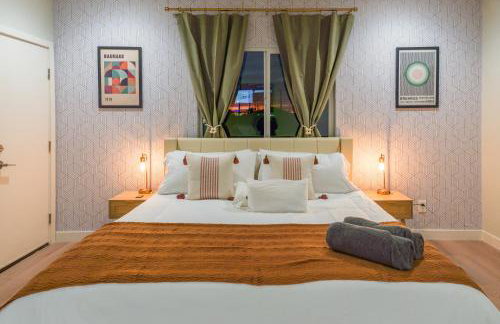 Spacious Disneyland Getaway I Game Room, King Suites & EV Access I Sleeps 14 - Foto 23