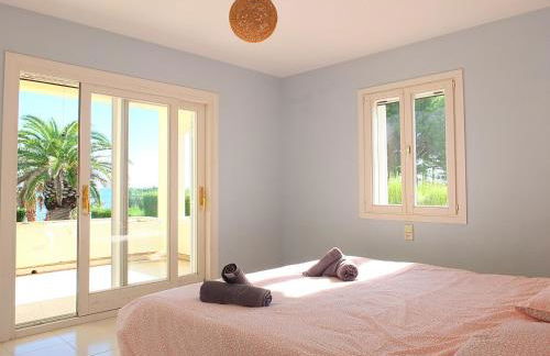 Villa Catalina Stunning 4bedroom villa with air conditioning sea views & private swimming pool ideal for families - Foto 10