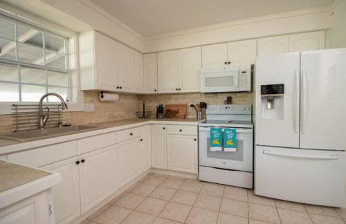 Game Room, near Navy Base, Hannah Park and Beach! - Foto 15