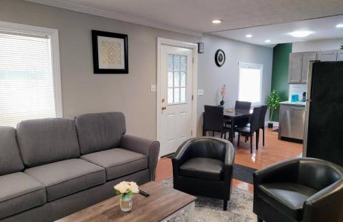 Sweet home, King bed, backyard and parking - Foto 13