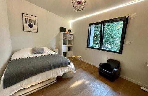 Les Muriers - Stunning wooden modern house - Photo 18