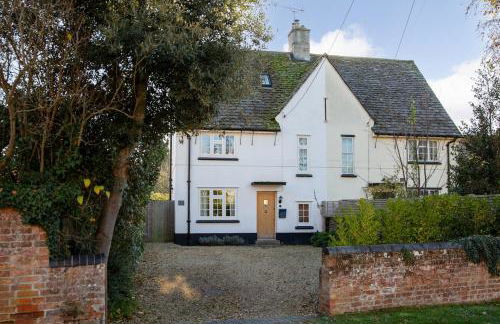 Oxfordshire Country Escape, 3 Bed Getaway - Photo 42