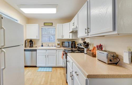 10 Mi to GSMNP Scenic Lake in the Sky Retreat! - Foto 8