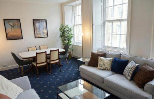 Be in the front row - Royal Mile 3 bedroom apartment - Photo 7