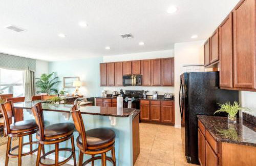 Spacious 6-Bedroom Getaway with Game Room, Private Spa & Sunny Pool Deck in Premier Resort Setting - Foto 11