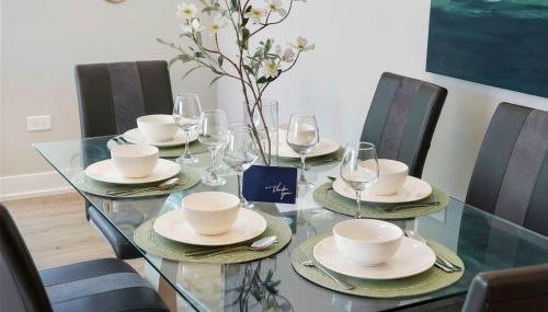 Welcoming Month Long Stays 2BD 2BA with Parking - Foto 3