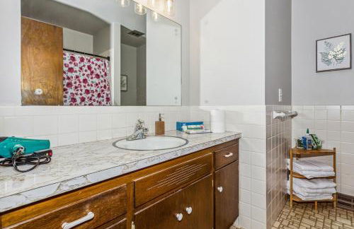 HotTub, Cinema & Games in a Quiet Neighborhood - Foto 8