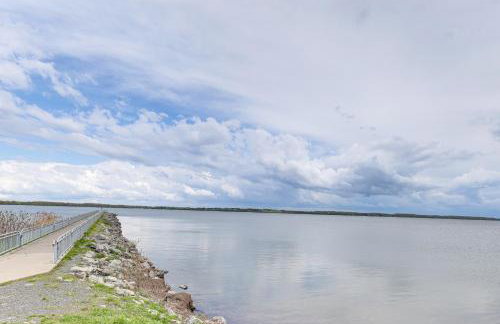 Walk to Downtown and Seneca Lake Updated Retreat! - Foto 26