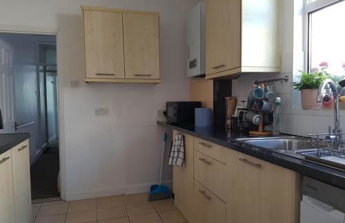 Portsmouth House near Centre 3 Bedrooms - Foto 17