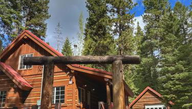 The Cozy Acorn Cascade Lake Retreat - Photo 2