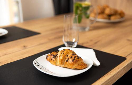 Apartment Flowers - Photo 31