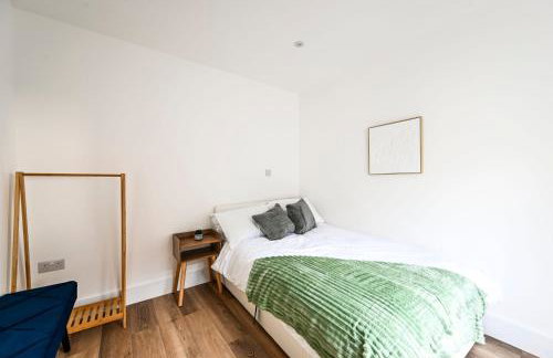Historic 2-Bed Hideaway Near Hampton Court Palace - Foto 10