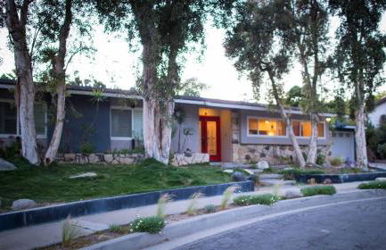 Artistic Resort Like Home with Pool - Photo 9