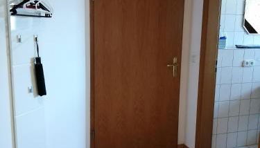 Schöne Wohnung in Deggendorf für 1 bis 5 Personen - Foto 4