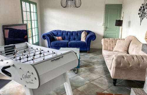 Villa des Suisses with Jacuzzi & View of Lake des Settons - Foto 4