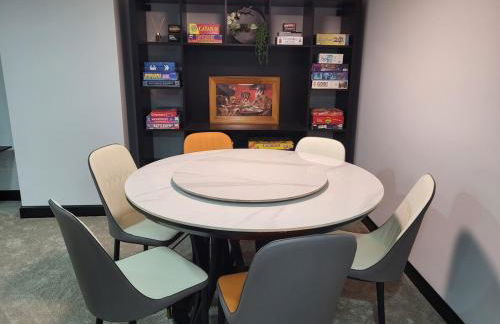 Spacious, Renovated, 5-bedroom Retreat, Near I-85 - Foto 34