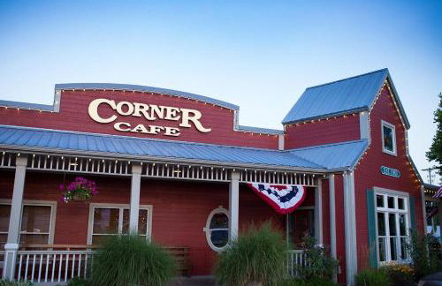 Home in Kansas City 15 mins to KCI with a KING bed and workspace - Foto 37