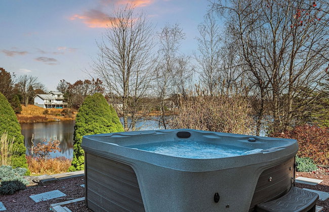 Laker's Pointe by Avantstay Lakefront Private Peninsula Hot Tub, Game Room - Foto 124