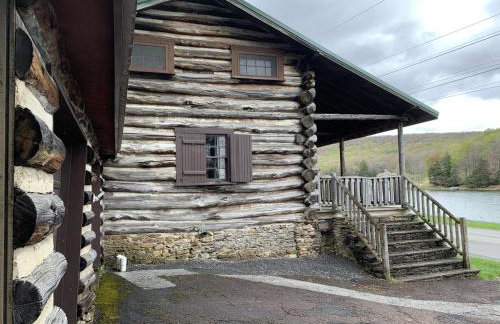 Alpine Lakeside Manor - Photo 4