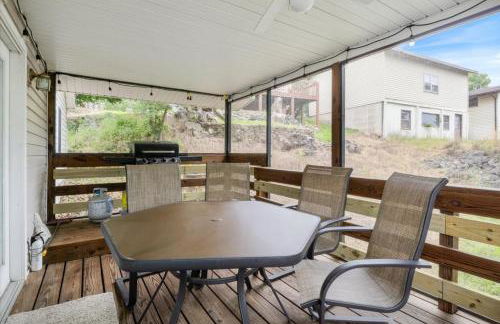 Lakefront Escape, Sunrise Views, Boat Slip & Community Dock Access - Foto 39