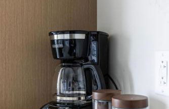 Luxury Downtown King Bed, Rooftop Pool - Photo 24