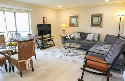 Sunnyside Palms - 2BR, Poolside, 5 min to Beach - Foto 13