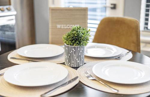 Trendy 1BR w 10ft Ceilings FREE Parking Pet Friendly - Foto 19