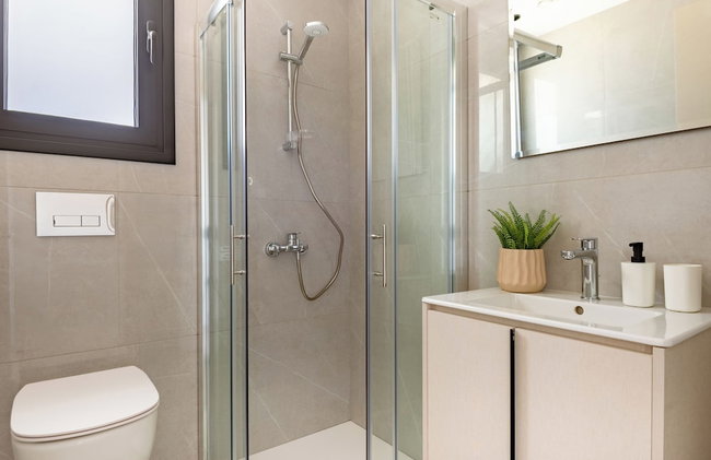 Sanders Eduardovich Limassol - Photo 57